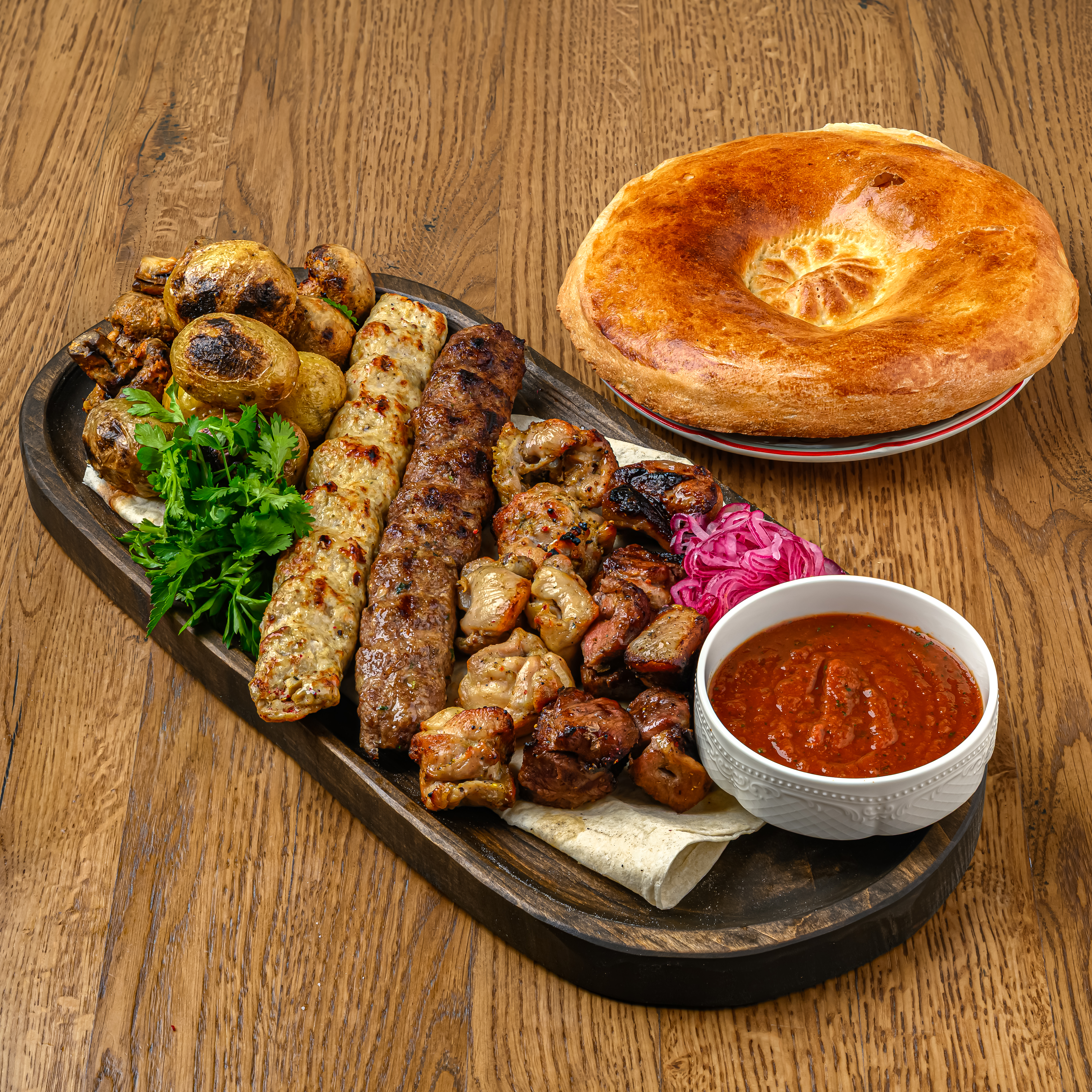 Сыр Бор очень приличная шашлычная. 